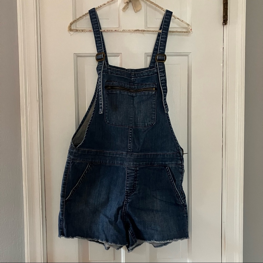 BDG Denim Overall Shorts Size 28